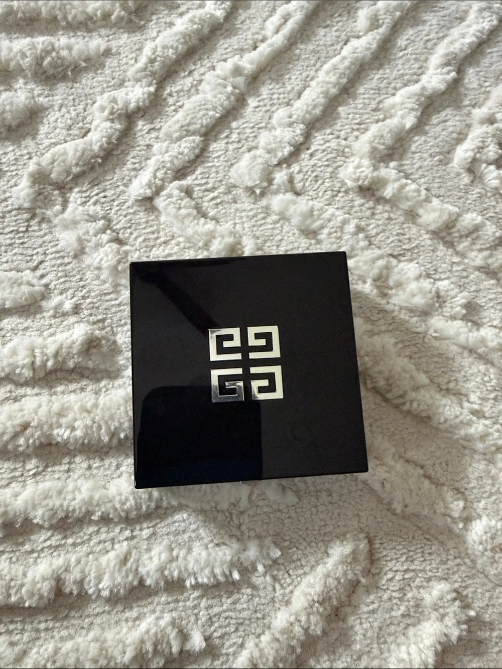Givenchy Soft Pink Radiance Highlighter Compact - Picture 3 of 3